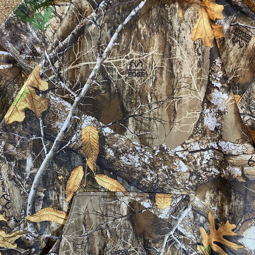 Realtree Camo hoodie - Picture 4 of 8